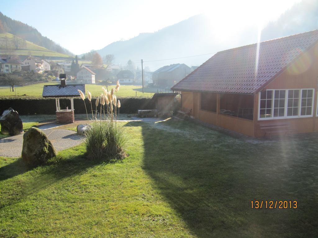 Gasthaus-Krone-Post Simonswald Esterno foto